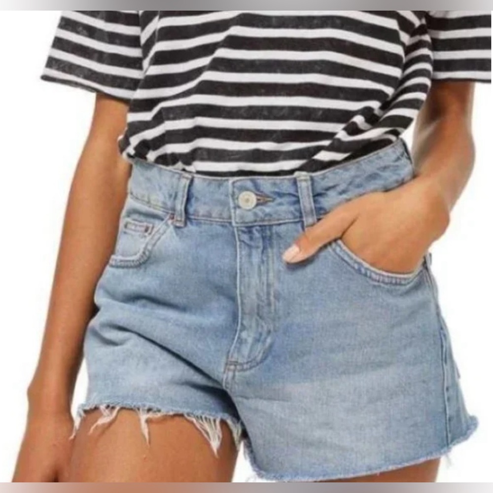 Topshop | Light Wash Moto Mom Shorts